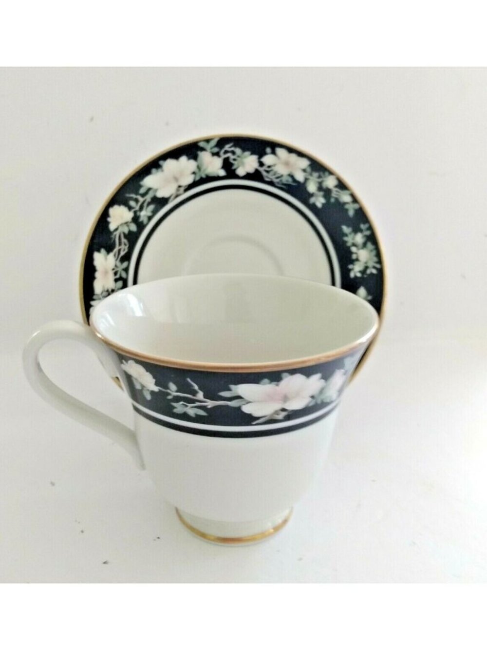 Royal Doulton Vogue Collection Cup & Saucer Set "Intrigue" Pattern 1984